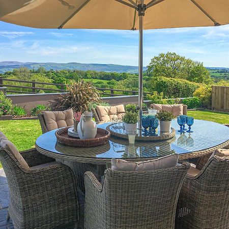 Maes Y Bryn Farmhouse Llanwrda Kültér fotó