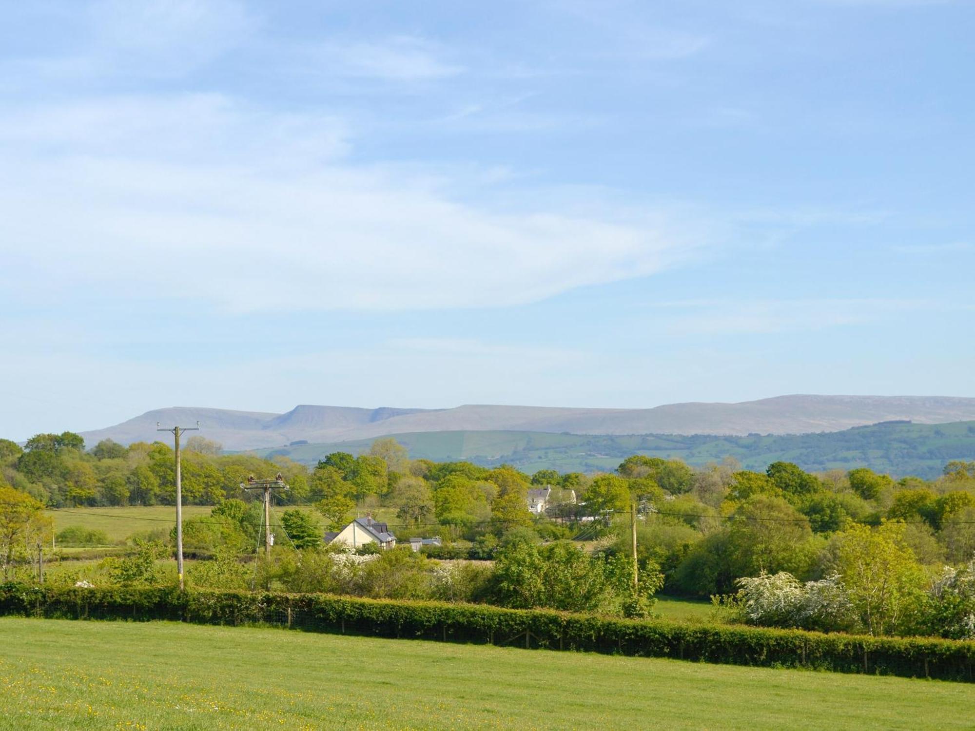 Maes Y Bryn Farmhouse Llanwrda Kültér fotó